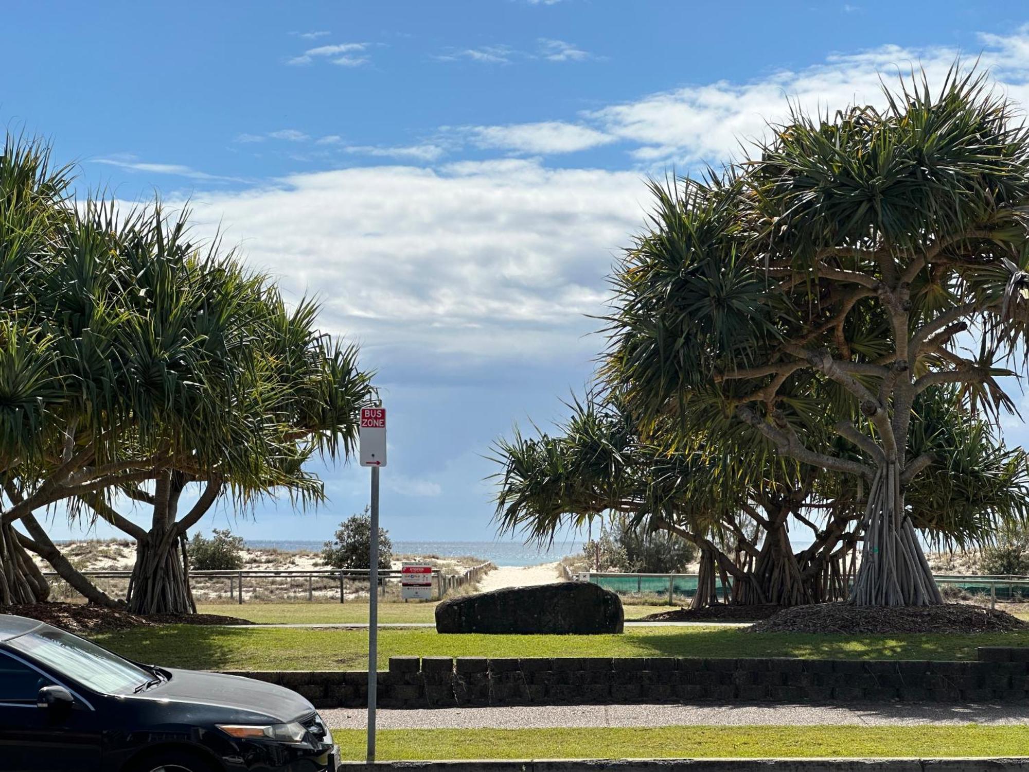 Aparthotel Meridian Tower Kirra 3*