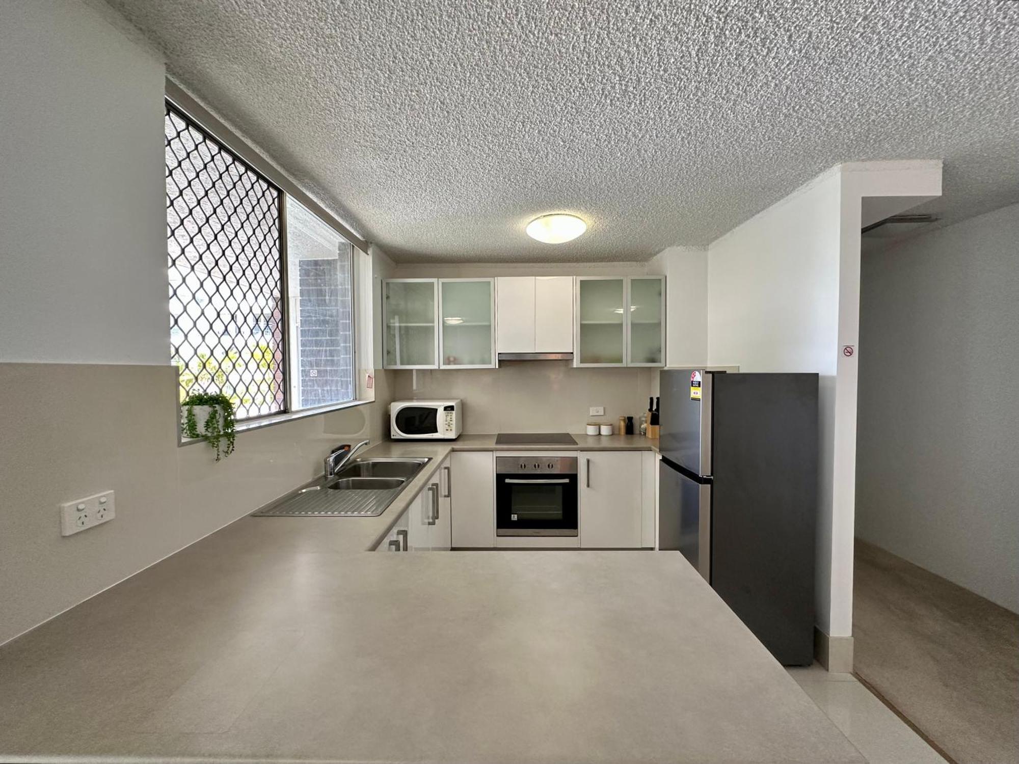 Aparthotel Meridian Tower Kirra