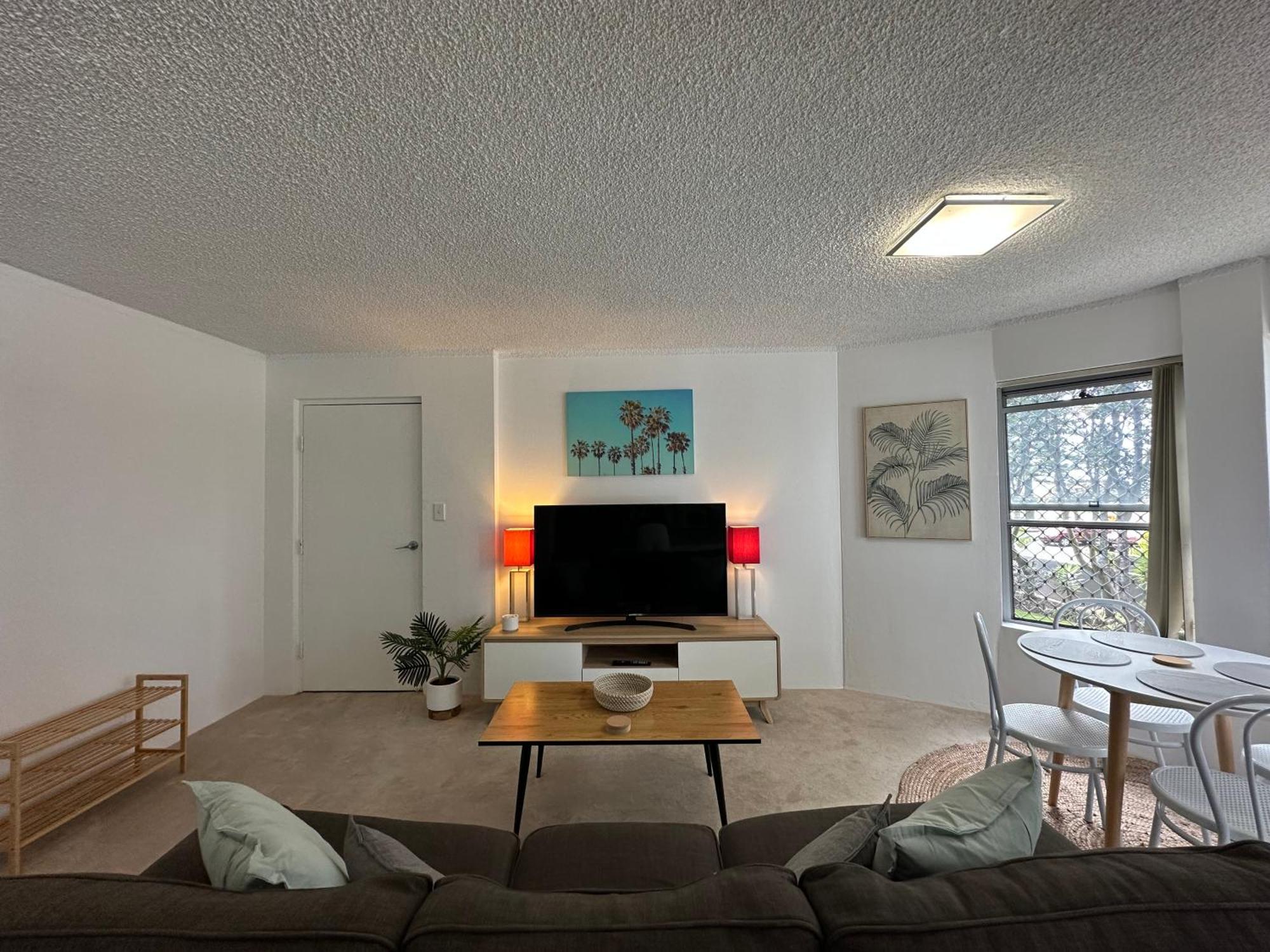 Meridian Tower Kirra 3*